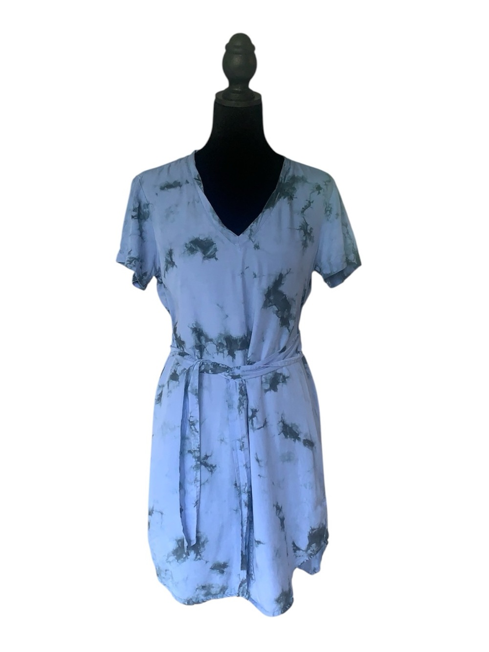 Anthropologie Cloth and Stone Blue tie dye V neck Mini Dress with tie waist
